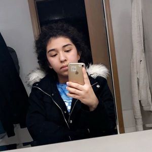 Meet your Posher, Leslie